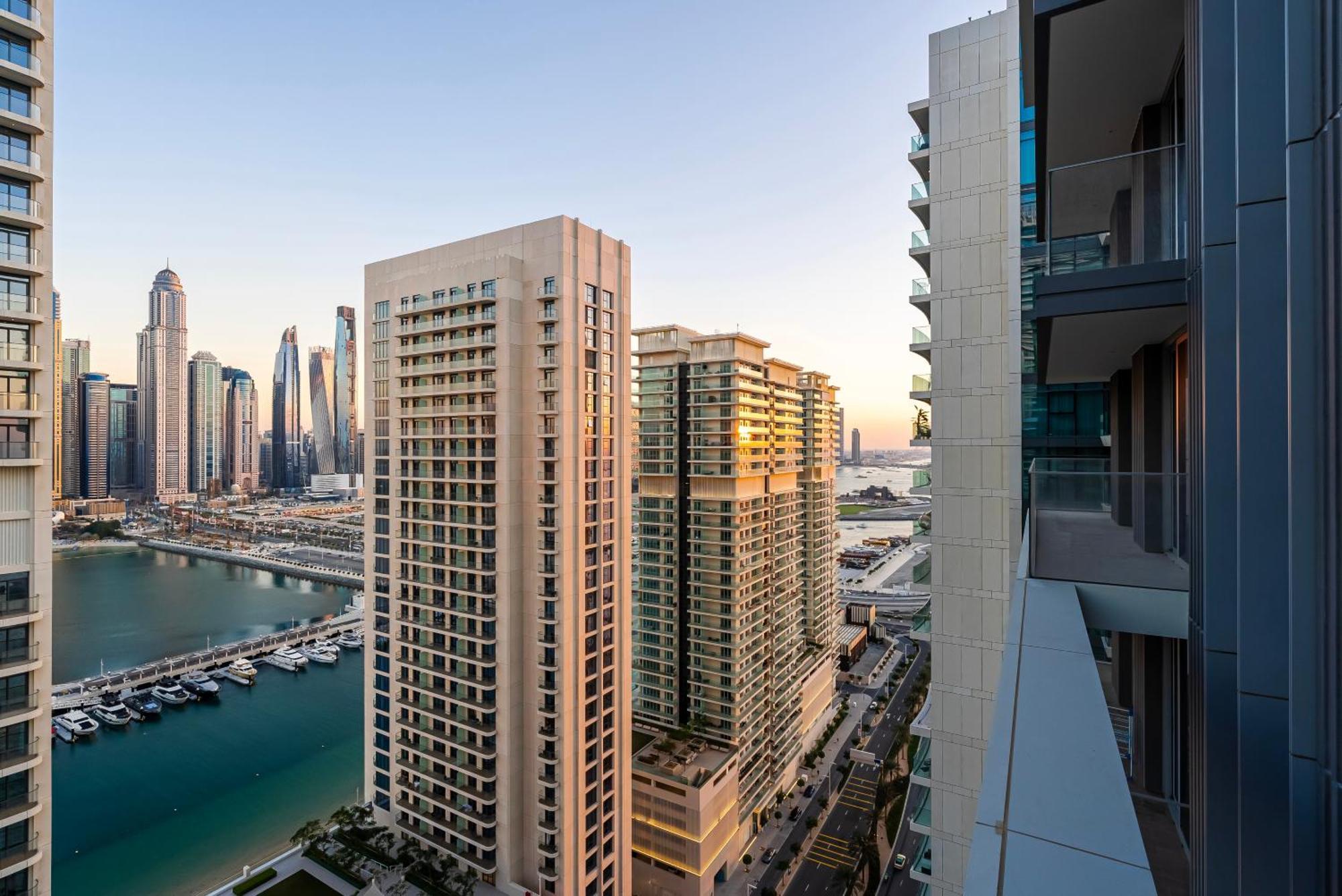 1br Isle T1 Marina View * Dubai